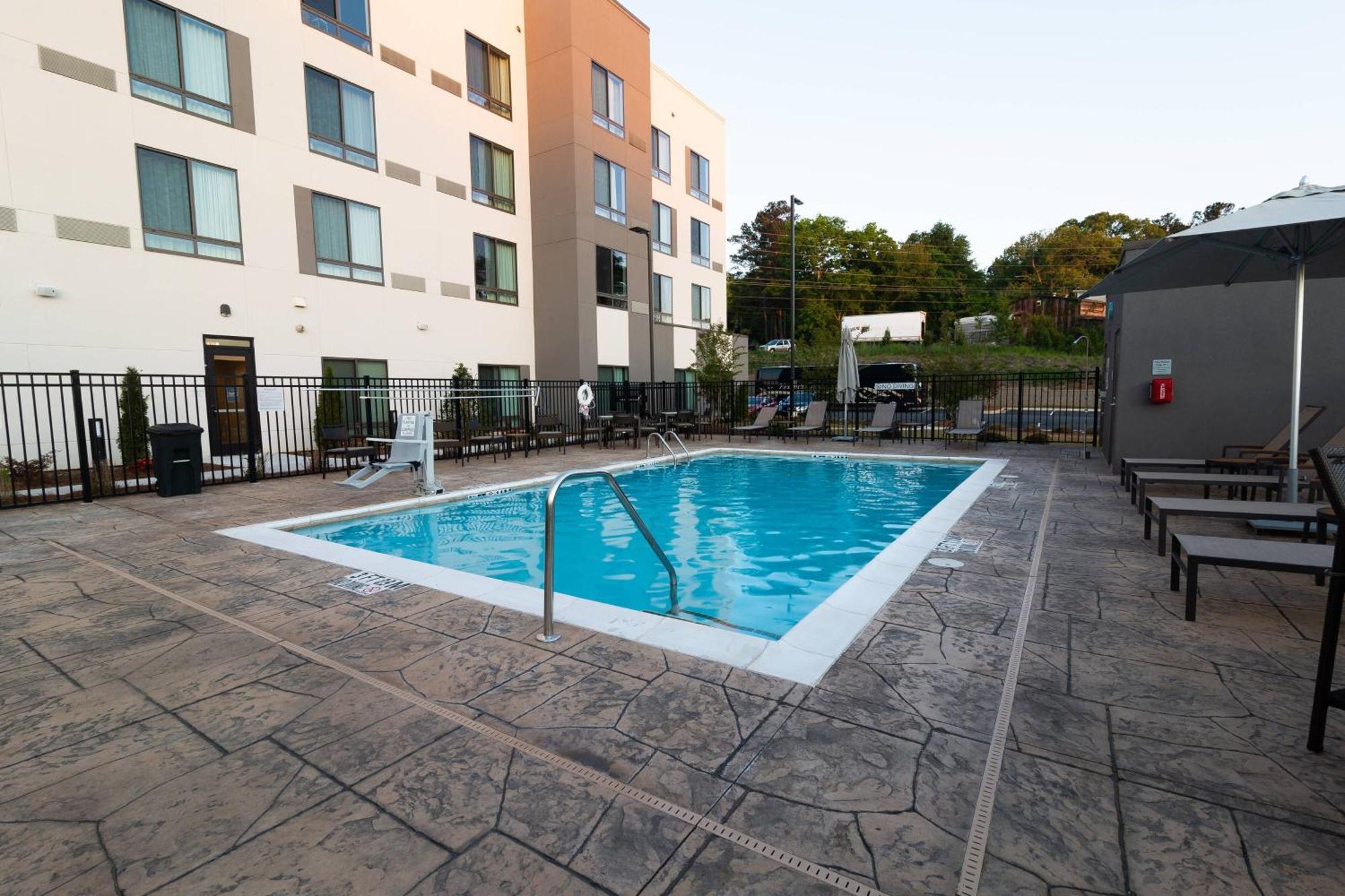 Courtyard By Marriott קרטרסוויל מראה חיצוני תמונה