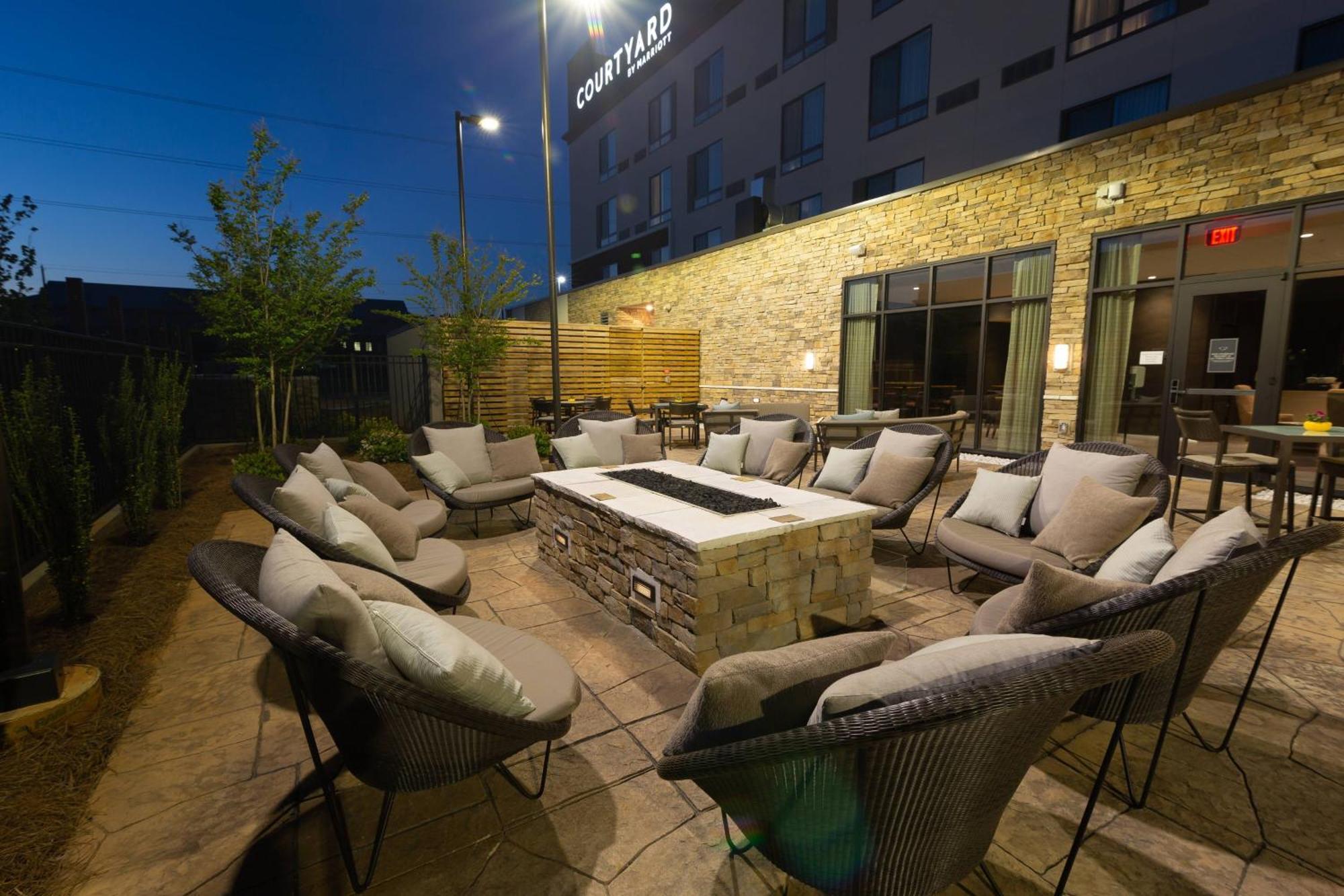 Courtyard By Marriott קרטרסוויל מראה חיצוני תמונה